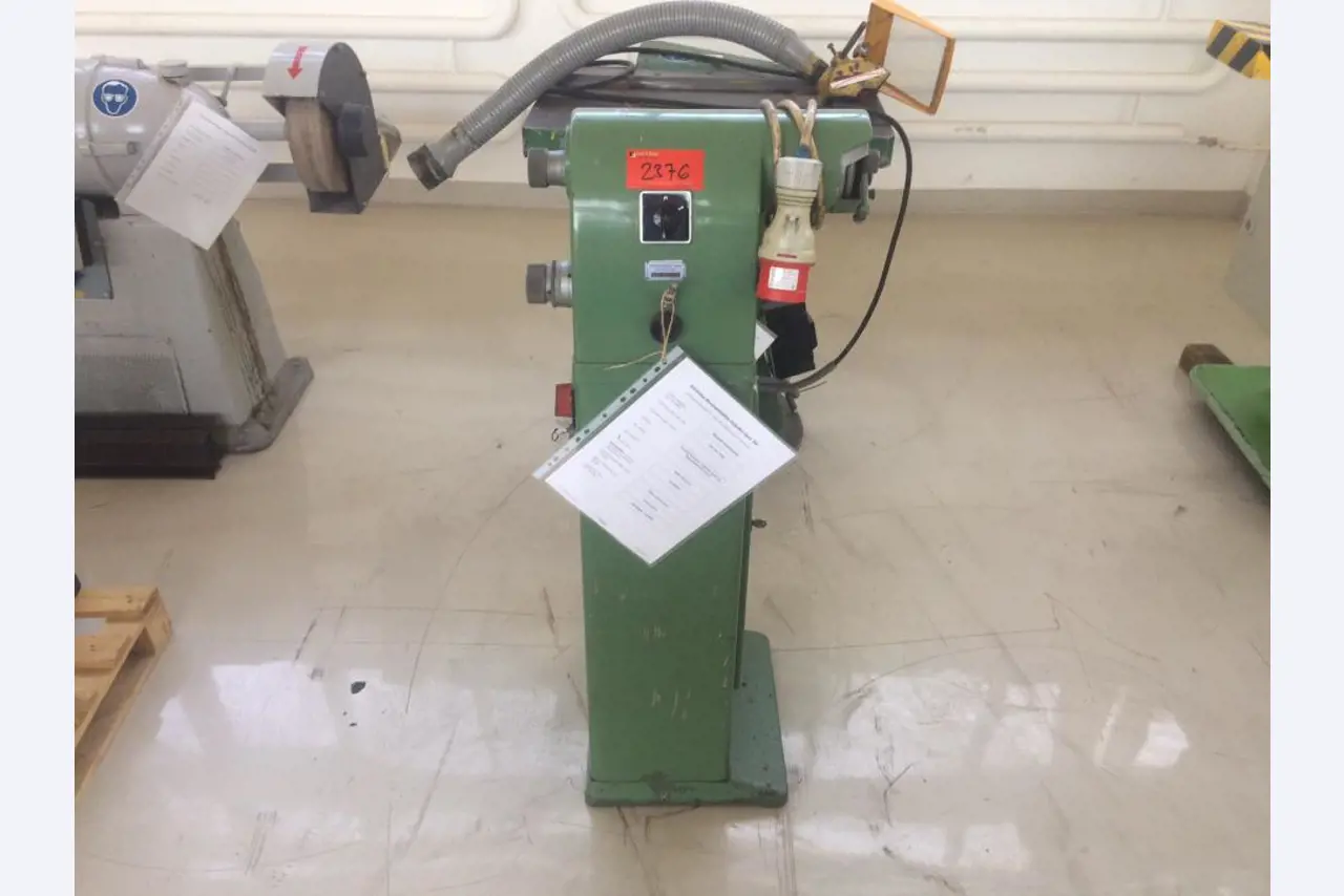 Metaalbewerkingsmachines en arbeidsmiddelen (veiligheidsschoenen)-1